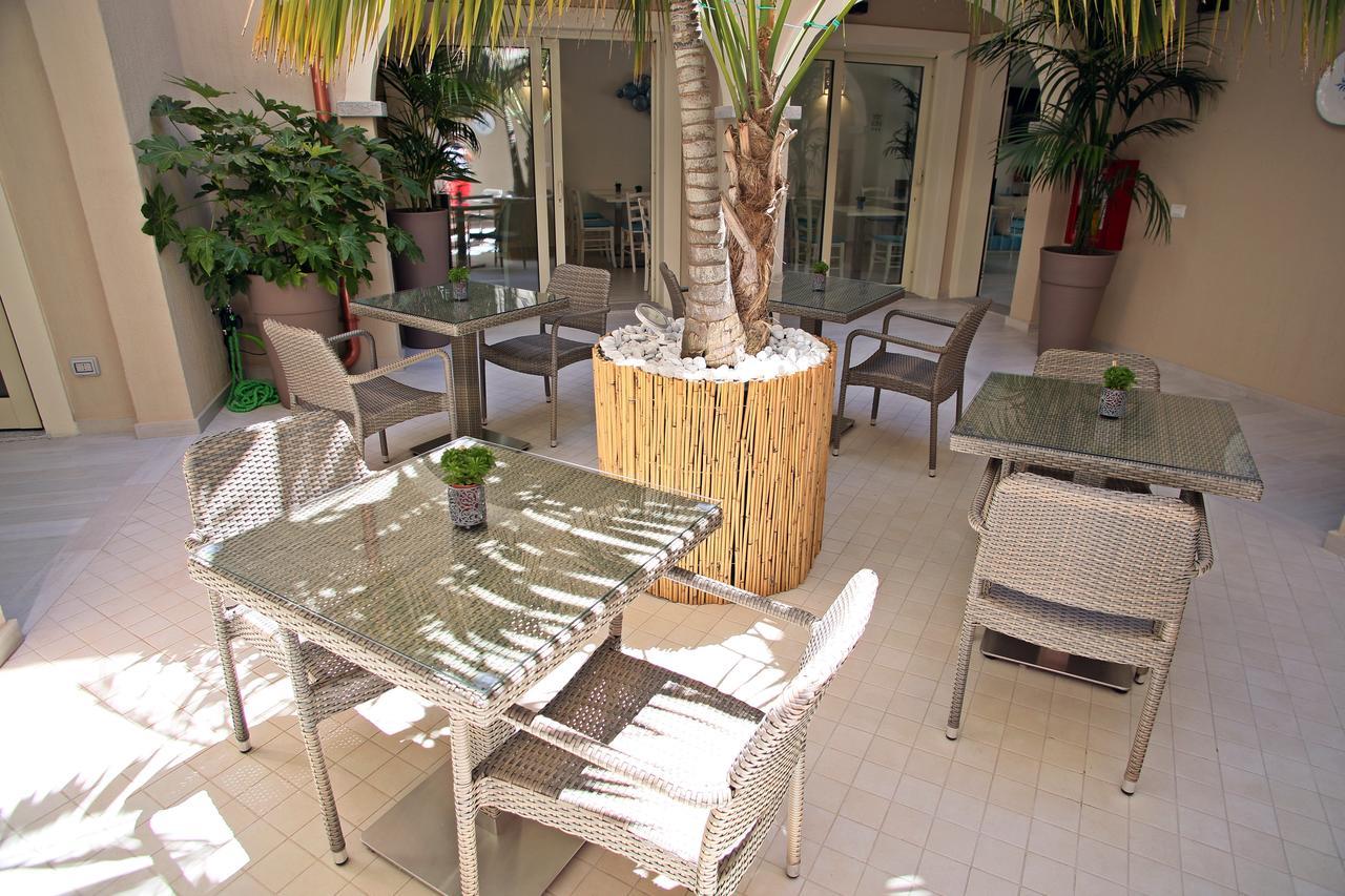 Hotel Regina Simius Villasimius Kültér fotó