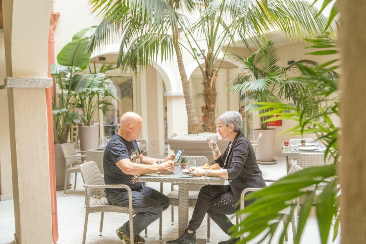 Hotel Regina Simius Villasimius Kültér fotó